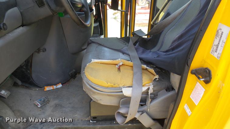 image for item DM9026 1998 Ford Econoline Super Duty school bus