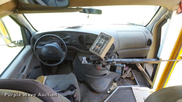 image for item DM9026 1998 Ford Econoline Super Duty school bus