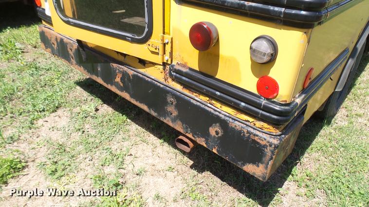 image for item DM9026 1998 Ford Econoline Super Duty school bus