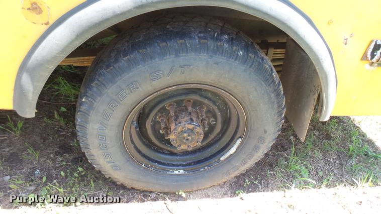 image for item DM9026 1998 Ford Econoline Super Duty school bus