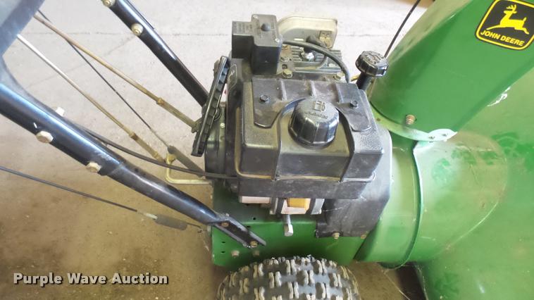 image for item DM9716 John Deere TRS24 snow blower