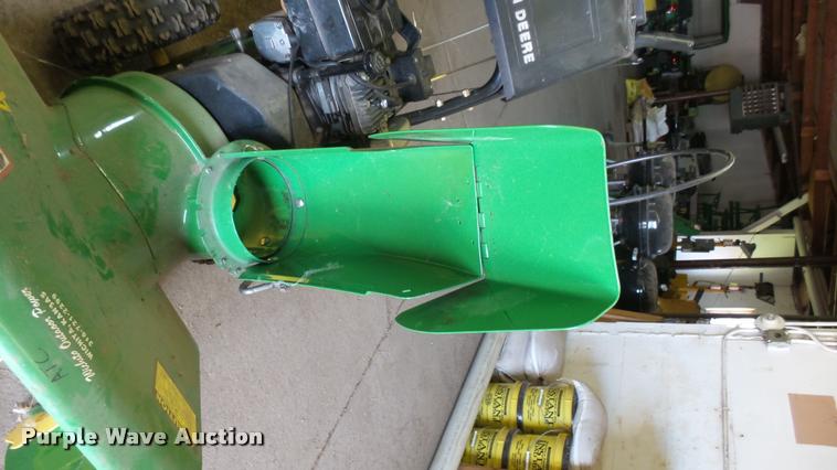 image for item DM9716 John Deere TRS24 snow blower