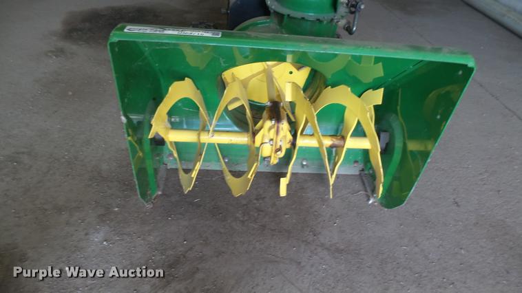 image for item DM9716 John Deere TRS24 snow blower