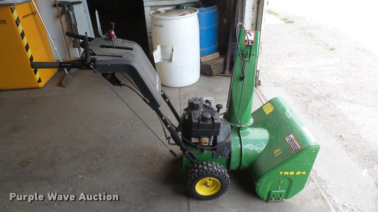 image for item DM9718 John Deere TRS24 snow blower