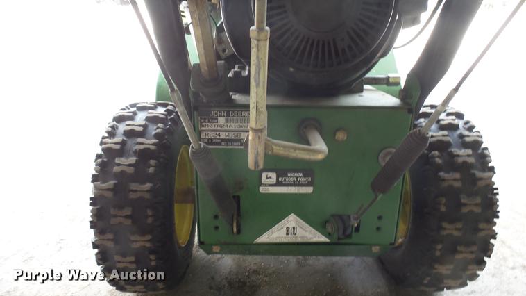 image for item DM9718 John Deere TRS24 snow blower