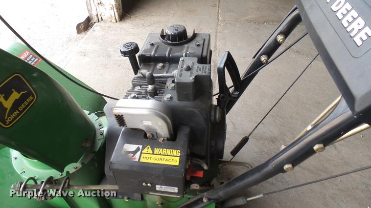 image for item DM9718 John Deere TRS24 snow blower