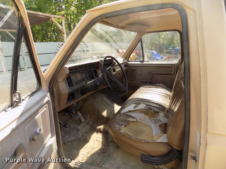 image for item DP9387 1986 Ford F150 pickup truck