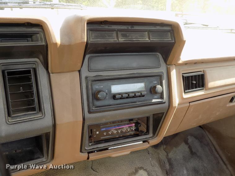 image for item DP9387 1986 Ford F150 pickup truck