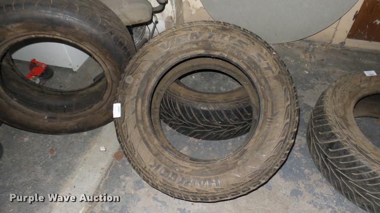 image for item DQ9048 (4) Hankook 285/60R18 tires