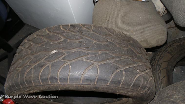 image for item DQ9048 (4) Hankook 285/60R18 tires