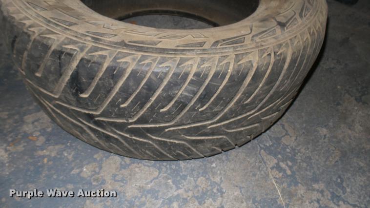 image for item DQ9048 (4) Hankook 285/60R18 tires