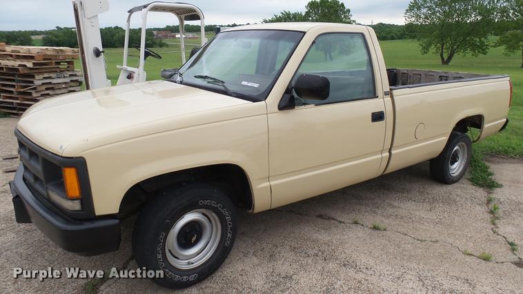 image for item DQ9059 1991 Chevrolet Silverado 1500 pickup truck