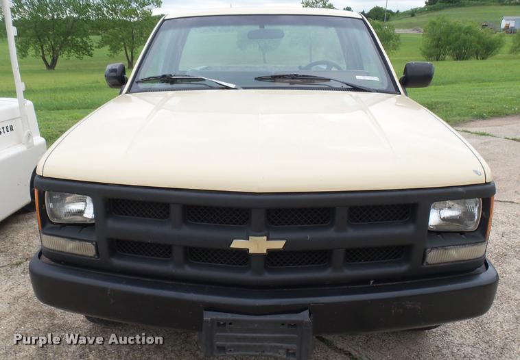 image for item DQ9059 1991 Chevrolet Silverado 1500 pickup truck