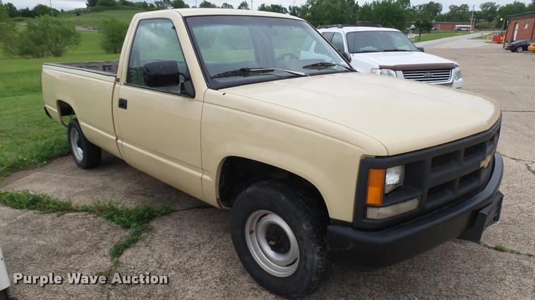 image for item DQ9059 1991 Chevrolet Silverado 1500 pickup truck