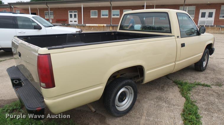 image for item DQ9059 1991 Chevrolet Silverado 1500 pickup truck