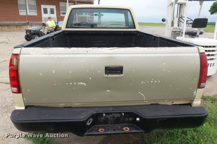 image for item DQ9059 1991 Chevrolet Silverado 1500 pickup truck