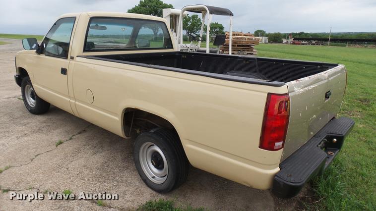image for item DQ9059 1991 Chevrolet Silverado 1500 pickup truck