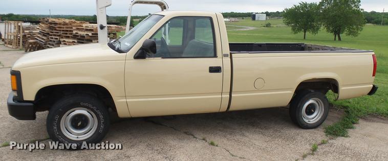 image for item DQ9059 1991 Chevrolet Silverado 1500 pickup truck