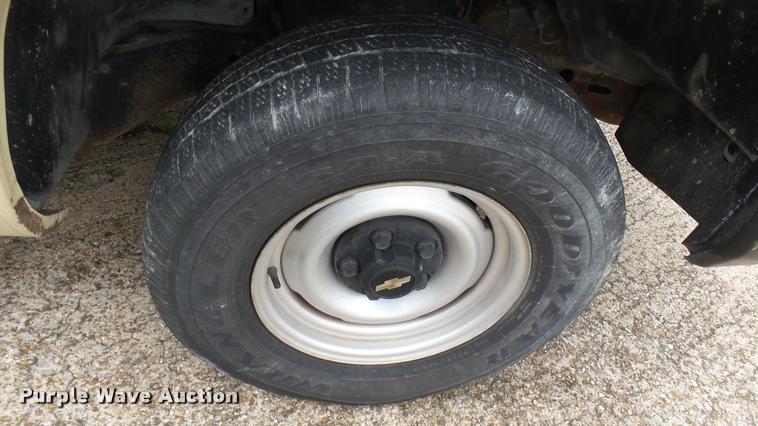 image for item DQ9059 1991 Chevrolet Silverado 1500 pickup truck