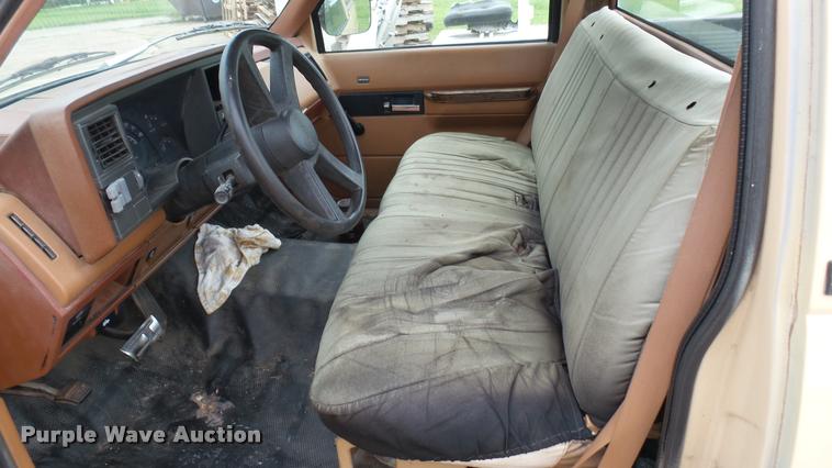 image for item DQ9059 1991 Chevrolet Silverado 1500 pickup truck