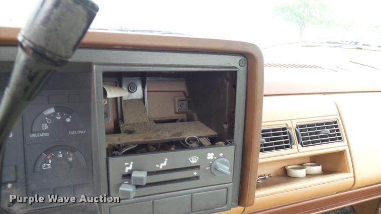 image for item DQ9059 1991 Chevrolet Silverado 1500 pickup truck