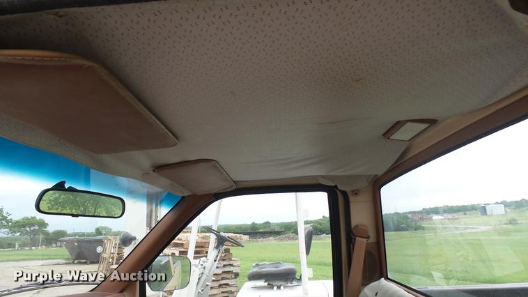 image for item DQ9059 1991 Chevrolet Silverado 1500 pickup truck