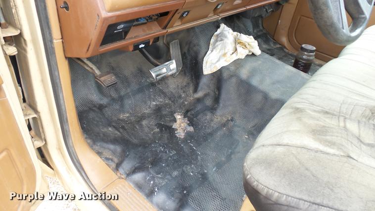 image for item DQ9059 1991 Chevrolet Silverado 1500 pickup truck