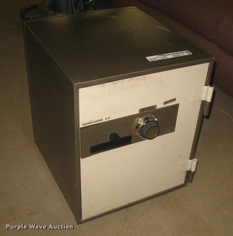 image for item DQ9111 Vanguard 2.0 combination safe