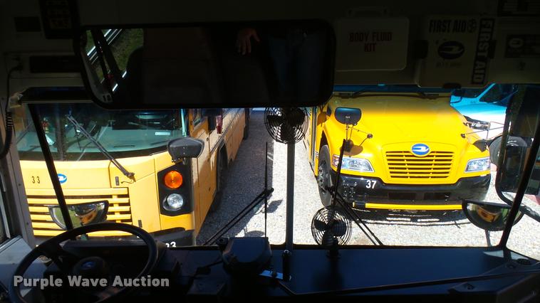 image for item DQ9182 2000 Blue Bird TC2000 school bus