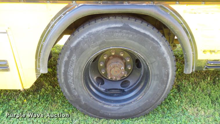 image for item DQ9182 2000 Blue Bird TC2000 school bus