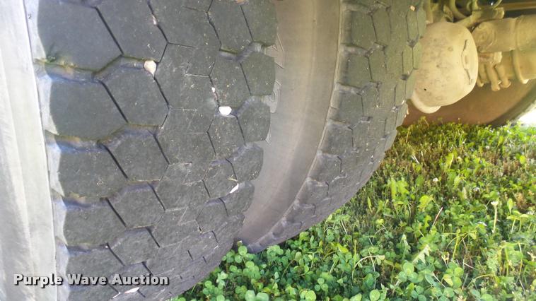 image for item DQ9182 2000 Blue Bird TC2000 school bus