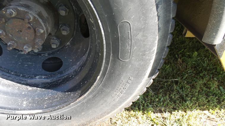 image for item DQ9182 2000 Blue Bird TC2000 school bus