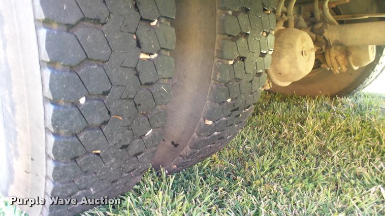 image for item DQ9183 2001 Blue Bird TC2000 school bus