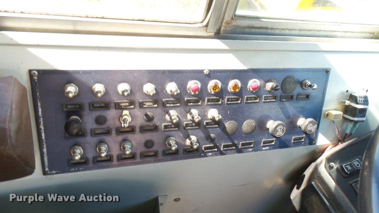 image for item DQ9185 2001 Blue Bird TC2000 school bus