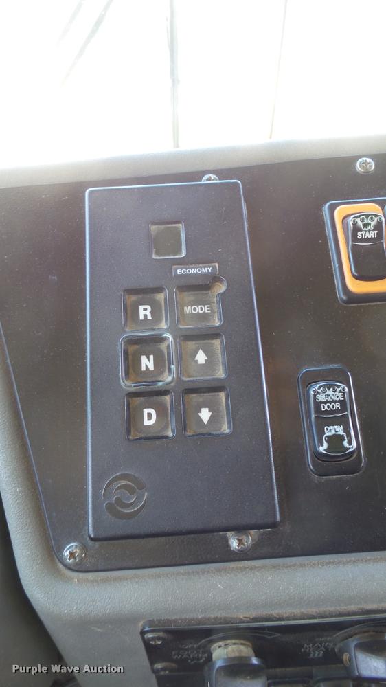 image for item DQ9186 2005 Blue Bird All American school bus