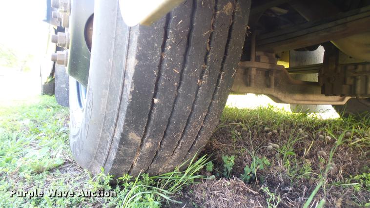 image for item DQ9186 2005 Blue Bird All American school bus