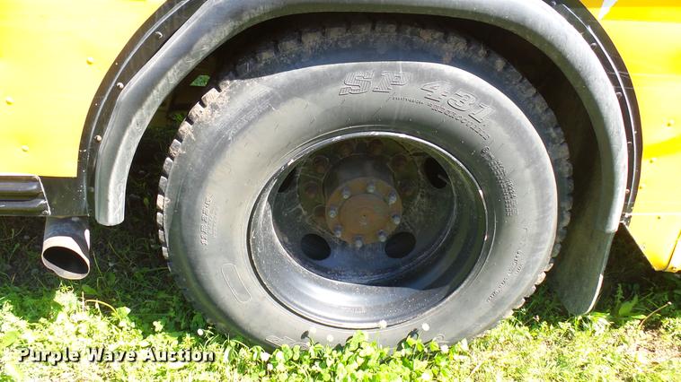 image for item DQ9186 2005 Blue Bird All American school bus