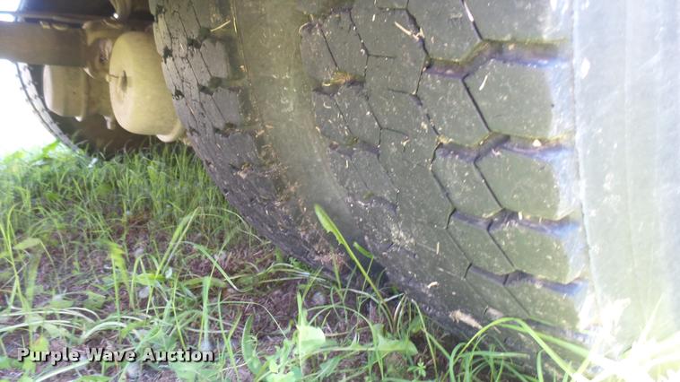 image for item DQ9186 2005 Blue Bird All American school bus