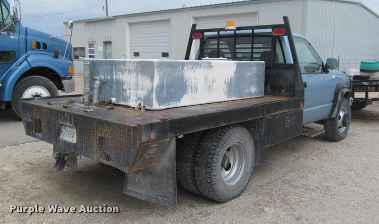 image for item J2562 1991 Chevrolet 3500 flatbed pickup truck