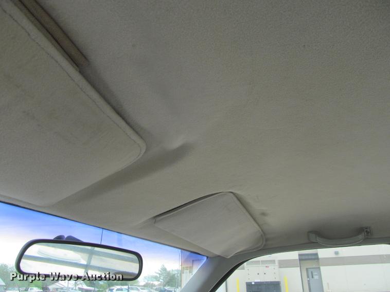 image for item J2562 1991 Chevrolet 3500 flatbed pickup truck