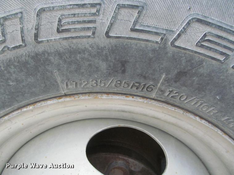 image for item J2562 1991 Chevrolet 3500 flatbed pickup truck