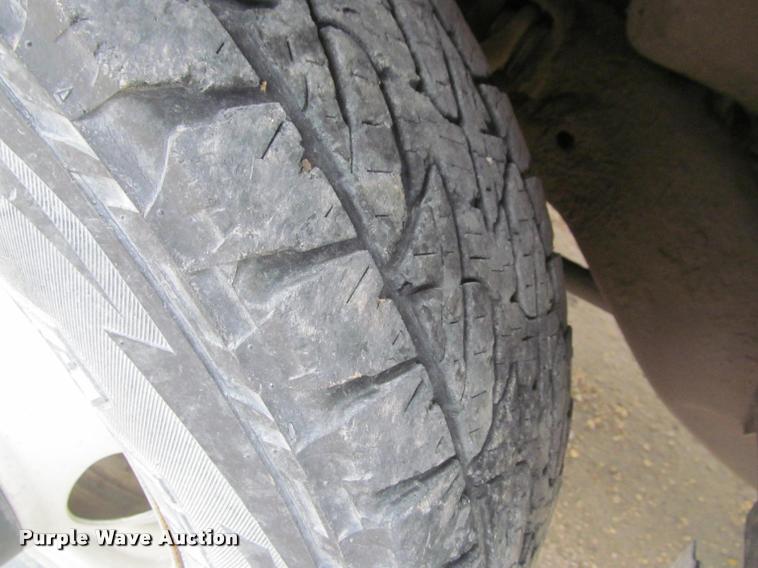 image for item J2562 1991 Chevrolet 3500 flatbed pickup truck