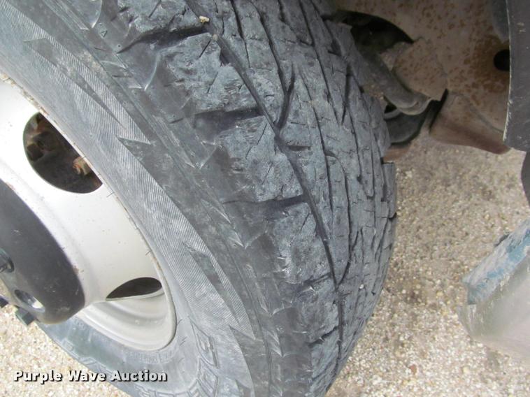 image for item J2562 1991 Chevrolet 3500 flatbed pickup truck