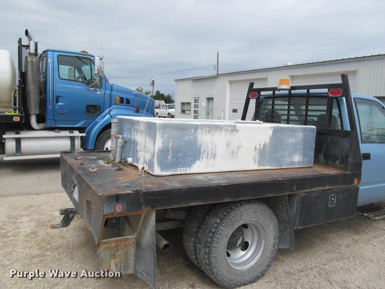 image for item J2562 1991 Chevrolet 3500 flatbed pickup truck