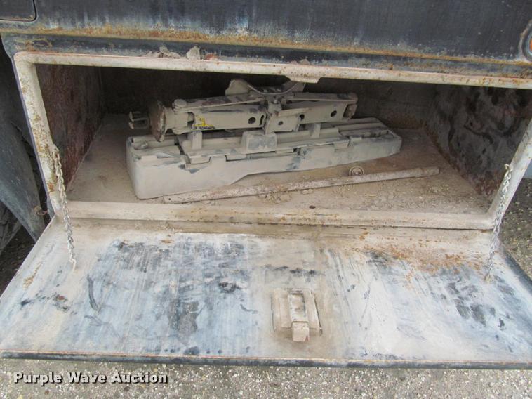 image for item J2562 1991 Chevrolet 3500 flatbed pickup truck