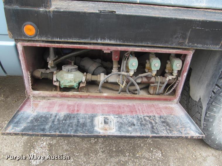 image for item J2562 1991 Chevrolet 3500 flatbed pickup truck