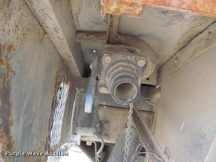 image for item J2562 1991 Chevrolet 3500 flatbed pickup truck