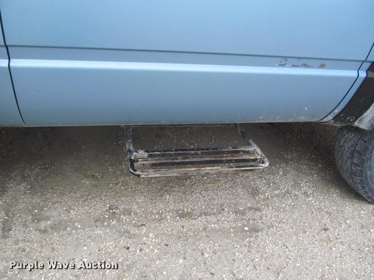 image for item J2562 1991 Chevrolet 3500 flatbed pickup truck