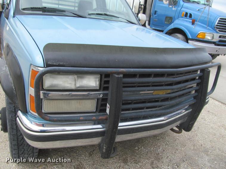 image for item J2562 1991 Chevrolet 3500 flatbed pickup truck