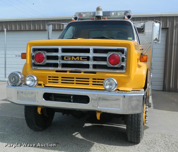 image for item K2556 1984 GMC Savanna C7000 rescue vehicle